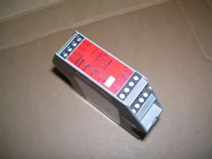 OMRON G9SB-301-B RELÈ DI SICUREZZA 24VDC P1915 - Foto 1 di 6