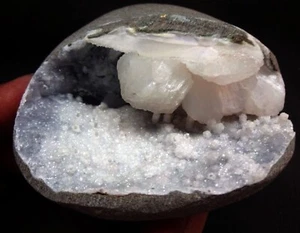 STUNNING STERELITE BOWS W/ STALACTITE CORAL IN GEODE MATROX ROCKS MINERALS SPECI - Picture 1 of 4