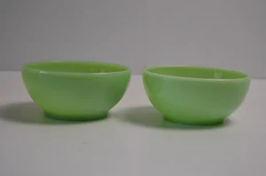 2 ciotole peperoncino cereali giadeite 5" vintage da collezione vetro verde Fire-King - Foto 1 di 9