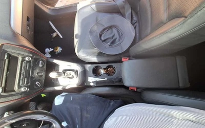 (LID ARMREST ONLY) Console Front Floor Fits 12-18 JETTA 2484963 Foto 1 de 4