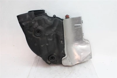 Used Right Air Cleaner Assembly fits: 2014 Bmw 550I 4.4L twin turbo Right Grade — 第 1/4 张图片
