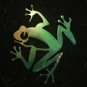 Climbing Tree Frog Metal Wall Art Decor Green Tinged 5" x 4” - Picture 1 of 6