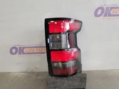 24 2024 NISSAN FRONTIER S CUARTO PANEL MONTADO LUZ TRASERA LUZ PASAJERO DERECHO Foto 1 de 4