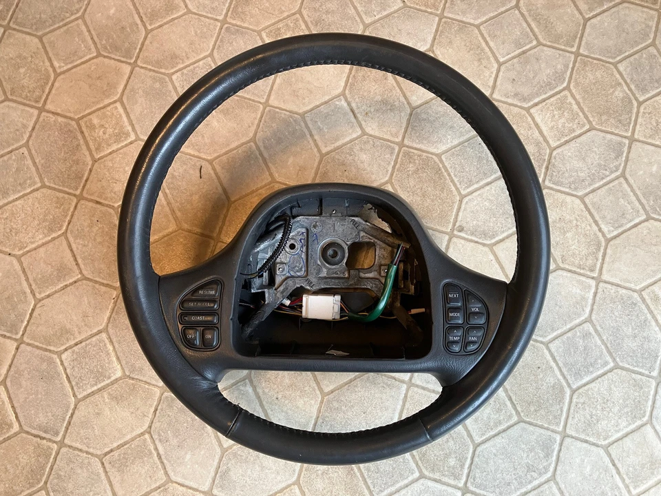 Volante Ford Crown Victoria LX 2003-2004 Foto 1 de 1