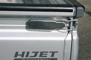 DAIHATSU Hijet Truck Tailgate outer Handle Cover Silver 1999 model - 2004 model - Picture 1 of 2