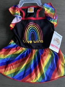 Vestido SIMPLY WAG Multicolor "LOVE WINS"" Mangas Volantes Cachorro/Perro PEQUEÑO - Imagen 1 de 2