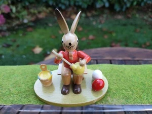 Antigua figura ERZGEBIRGE conejo pintado huevos de Pascua 8,2 cm conejo de Pascua figura de madera Pascua - Imagen 1 de 4