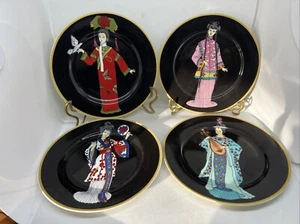 ASIAN DECORATIVE 4 PLATES 8" JAPANESE GEISHA GIRLS IN KIMONO DRESS - Picture 1 of 6