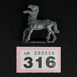 C34 CHAOS BEASTMEN RAIDERS HORSE MOUNT METAL WARHAMMER FANTASY CITADEL - Picture 1 of 2