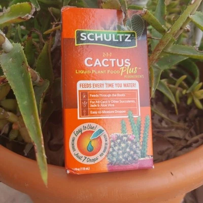 Alimento vegetal líquido para cactus SCHULTZ para suculentas | 2-7-7 | 4 oz líquida Foto 1 de 4