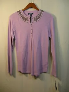 Neu mit Etikett Chaps by RL Damen helllila Perlenakzent Langarm Oberteil mit Knopfleiste - Bild 1 von 5