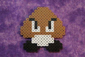 Super Mario - Goomba - imán o montaña rusa - Imagen 1 de 2