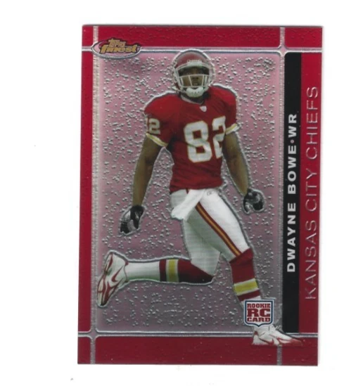 2007 DWAYNE BOWE  TOPPS FINEST ROOKIE REFRACTOR CARD - Image 1 of 1