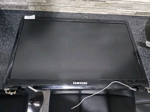 K661 Samsung NP300E5C Laptop Screen, Rear Lid, Bezel, Wi-Fi Antenna Screen Cable - Picture 1 of 12