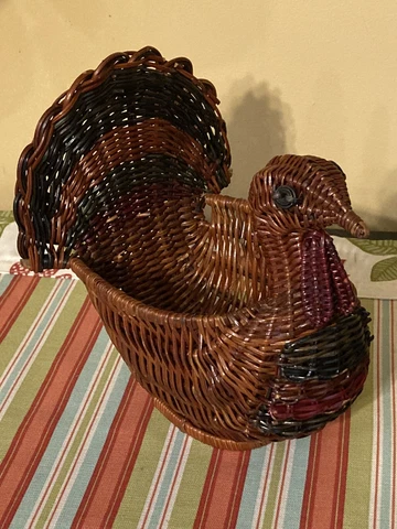 Vintage Turkey Woven Rattan Basket Brown Green Red Thanksgiving Table Decor 8” Cover