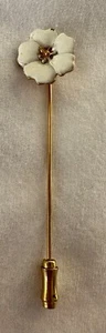 Vintage Trifari White Enameled Dogwood Flower Stick Pin - Picture 1 of 8