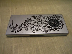 Honeybee Gardens Eye Shadow Compact only with mirror & applicator -no eye shadow - Picture 1 of 6