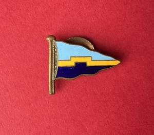 Vintage Unknown Boatyard Norfolk Broads burgee Yacht Club Boat Flag Lapel badge - Picture 1 of 6