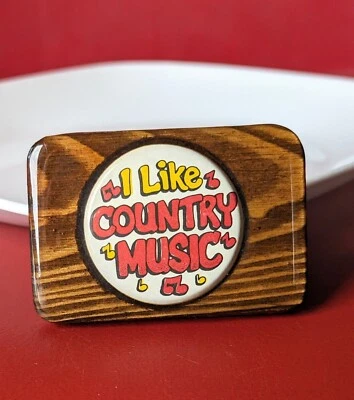 Fivela de cinto de madeira vintage feita à mão botão branco vermelho amarelo eu gosto de música country - Imagem 1 de 4