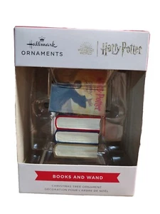 Hallmark Harry Potter Libros y Varita Adorno de Navidad Vacaciones Mundo Mágico - Imagen 1 de 1