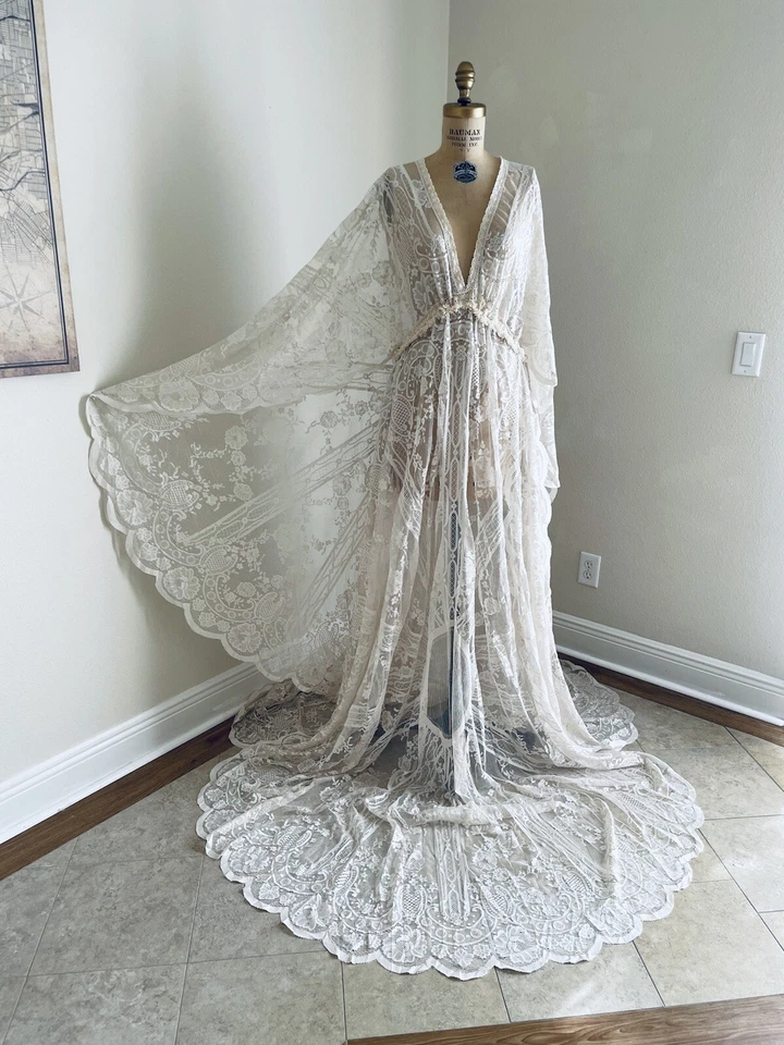 Boho Cream Vintage Lace Bell Sleeve Wedding Dress Maternity Photoshoot Gown - Image 1 of 4