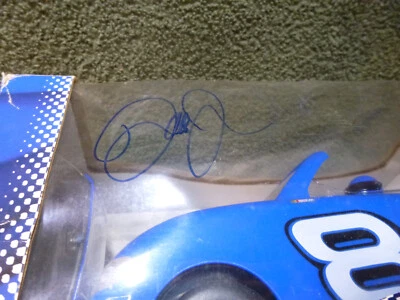 Speed-Wheel Racer 1/24 with Autograph 2004 Dale Earnhardt Jr #8 Friction Powered - Image 1 of 4