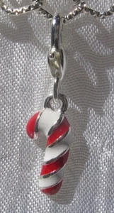 1 CHARM CANNE A SUCRE ROUGE BLANC PERLE BRELOQUE MOUSQUETON METAL ARGENTE *V426 - Picture 1 of 1
