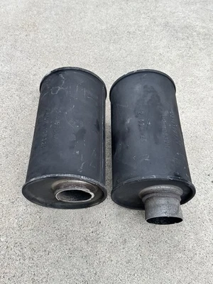 Silenciador/resonadores de escape OEM Dodge Challenger/Carger Hellcat Scat Pack Foto 1 de 3