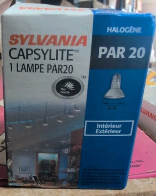SYLVANIA Halo Flood Par 20 CAPSYLITE 50W 550 Llumens  - Image 1 of 2
