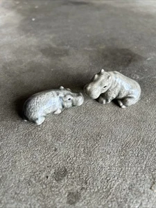 Vintage Miniature Ceramic Hippo Figurines.  Pair Of Kitschy Hippos. - Picture 1 of 8