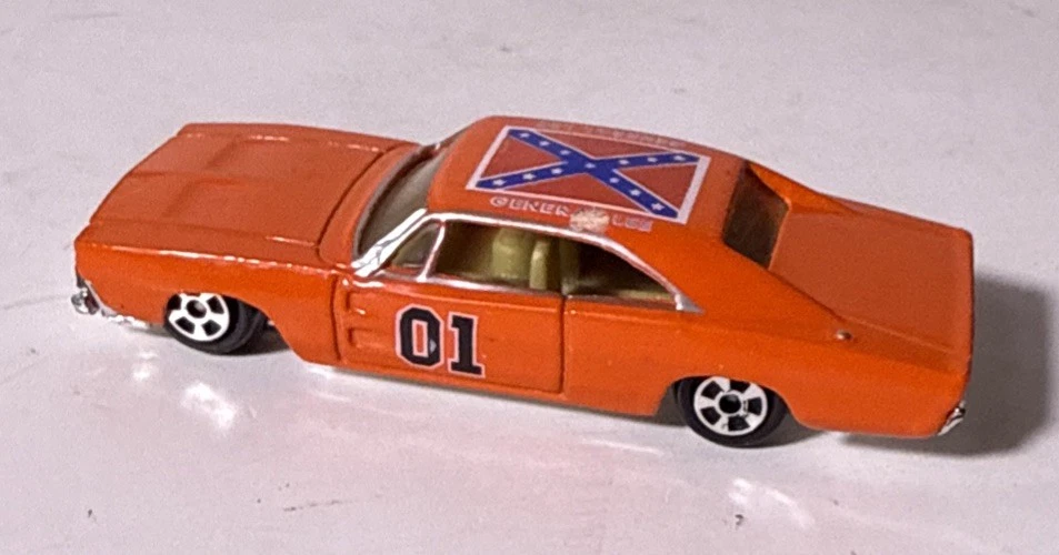 Coche diecast General Lee Hot Wheels Dukes Of Hazzard 1/64 ERTL 1981 Foto 1 de 4