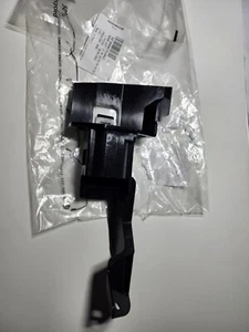 GENUINE 17-20 SEAT LEON MK3 CUPRA FRONT WASHER JET MOTOR BRACKET 5F0807596C - Picture 1 of 2