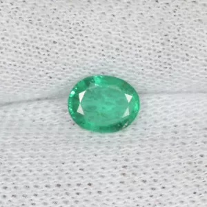 0.55 cts Best Crystal Color From Colombia Natural Emerald Oval....!!!!! - Picture 1 of 2