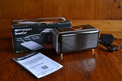 Emerson Radio SmartSet Alarm Clock Radio with Bluetooth Speaker - CKS1521 - Image 1 of 4