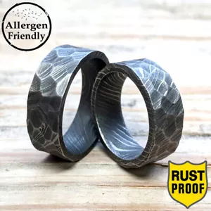 Anello in acciaio damasco forgiato a mano martellato spesso per uomo fascia piatta matrimonio semplice - Foto 1 di 10