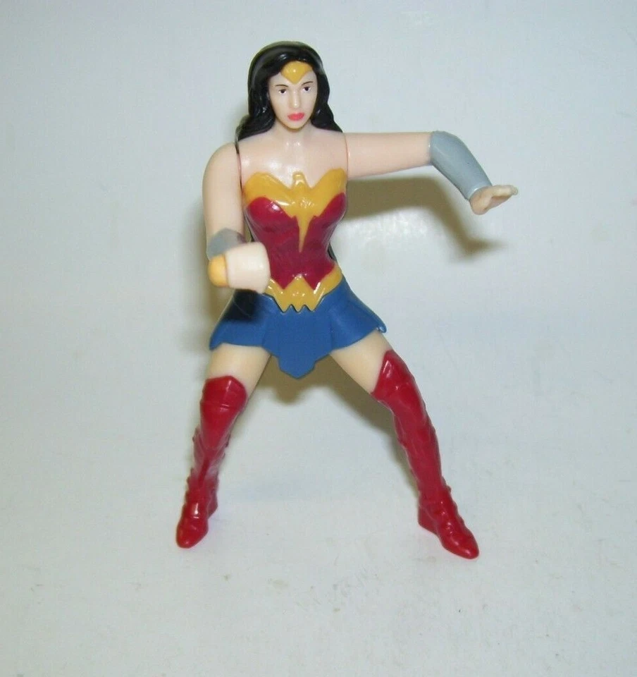 Figura de Mujer Maravilla con Brazo Mecánico DC Comics Figura De Colección  Foto 1 de 2