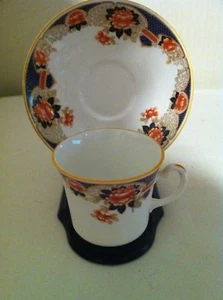 Taza de té y platillo chino Colclough Bone - malva y floral marino - Inglaterra - Imagen 1 de 3