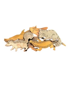 VINTAGE Brooch Pin MULTIPLE Animals Design Unsigned MADE IN FRANCE ANTIQUE - Picture 1 of 7