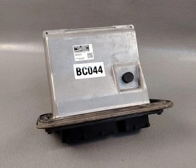 Toyota Tundra 5.7L Engine Control Unit ECU 89661-0C861 Bolt-On Used - Image 1 of 4