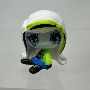Modellino giocattolo Monster High Minis Frankie Stein serie 1 Circus Ghouls - Foto 1 di 6