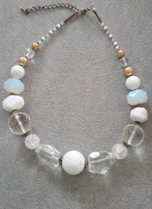 Beautiful Opalescent Faceted Milk Glass Crackle Glass Necklace 15 - 18" - Picture 1 of 8