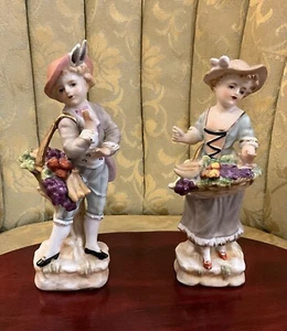 Statuette vintage UCAGCO porcellana mercato country francese coppia la revolution! - Foto 1 di 12