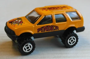Majorette GMC Jimmy melonengelb Le Cirque Pinder Zirkus SUV Auto Car yellow GM - Bild 1 von 4