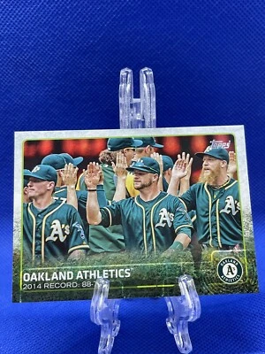 2015 Topps Series 1 Rainbow Foil #33 Oakland Athletics - Image 1 of 2