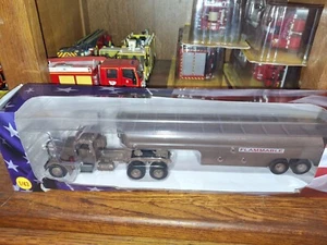 Altaya 1/43 Ixo Peterbilt 281 Camion Rimorchi Americani Miniature Duel - Foto 1 di 6