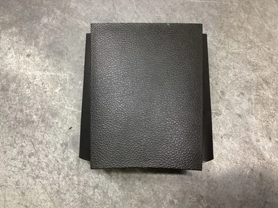 Opel Zafira C 2018 interior part 2068090 MBL13773 - Image 1 of 4