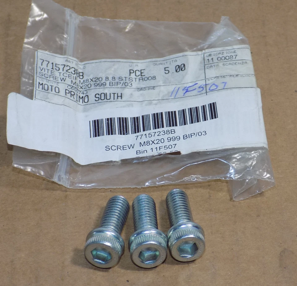 Parafusos de montagem de rotor de freio dianteiro traseiro M8x20 Ducati 999 696 NOVO OEM 3 peças 77157238B - Imagem 1 de 1