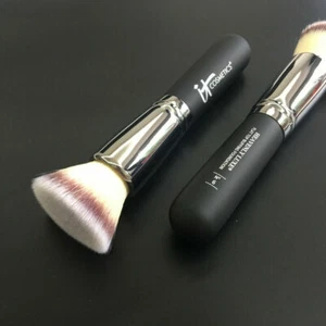 It Cosmetics Heavenly Luxe™ Flat Top Poling Foundation Brush #6 - Bild 1 von 2