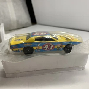 Hot Wheels '74 Dodge Charger Cheerios Yellow 43 Petty General Mills Promo - Picture 1 of 9
