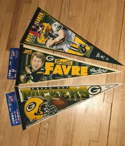 3 Green Bay Packers pennants, 1 Team, 1Record Breaker Brett Favre, And 1 MVP - Bild 1 von 4